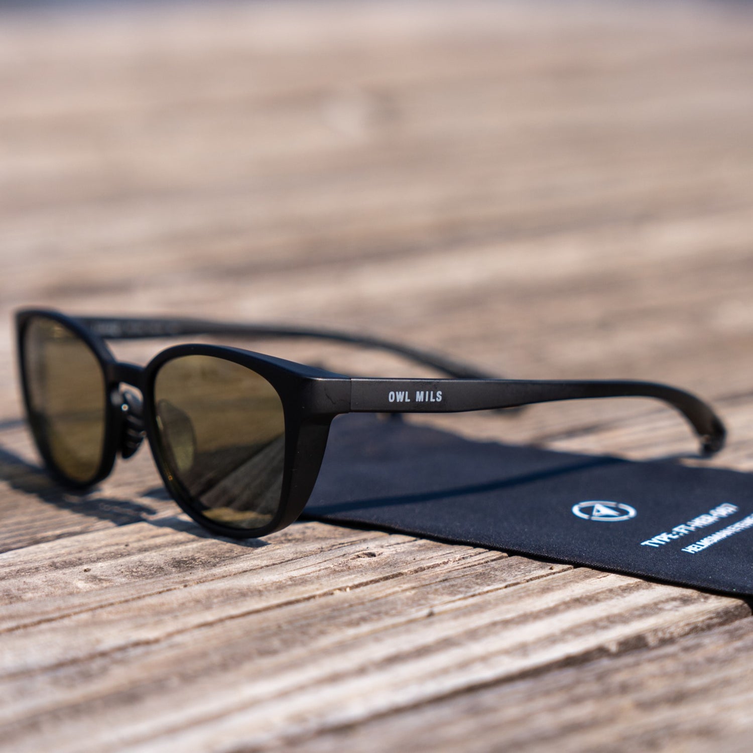 HELMSMAN EYEWEAR (OWL MILS x FOLBOT)